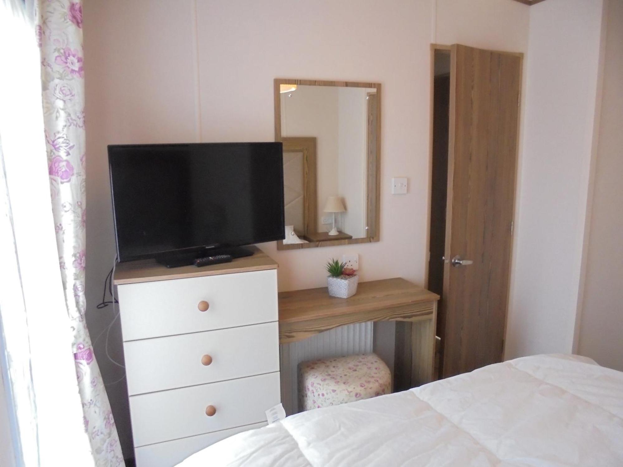 The Grange Ingoldmells: Elan 6 Berth, Central Heated, Wrap Around Decking Εξωτερικό φωτογραφία